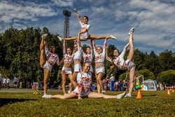 Ein Tag als Cheerleader/in - Akrobatik, Turnen & Tanz