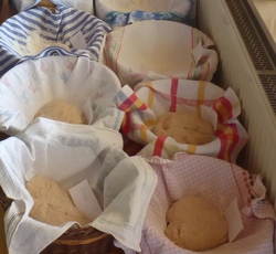 Wir backen Brot und machen Butter