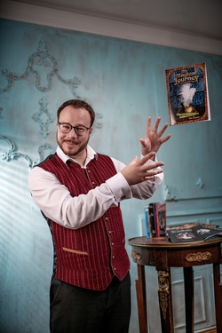 Workshop: "Zauberkunst lernen - Zauberei mit Alltagsgegenständen" mit Max Schneider (Herbstferien)