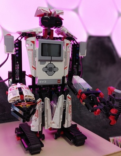 LEGO Roboter Werkstatt gesponsert von ENTEGA