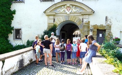 Schlossführung für Kinder mit Elmar Grimbs und Inge Schlögl