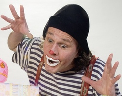 Kindertheater mit Achim Sonntag - JOAQUINO PAYASO und seine sieben Koffer