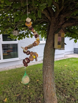 Vogelfutterstation selbstgemacht!
