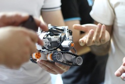 Lego bauen und programmieren