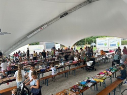 Schülerflohmarkt im Park