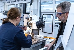 Inside LÄPPLE AUTOMOTIVE GmbH - Von der Werkstour bis zur eigenen Lampe (Anmeldung ab 21. Juni 2026)