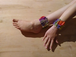 Kr&auml;uterspaziergang mit duftendem Bl&uuml;tenarmband und Bl&uuml;tenaufklebern