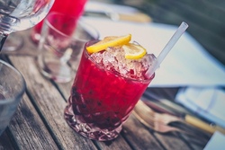 Shake it - die Kunst des Cocktailmixens (alkoholfrei)
