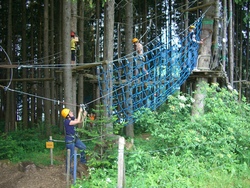 Klettern und Bogenschießen