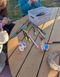 Besuch der Alpakas mit Gips-Alpaka-Bemalen