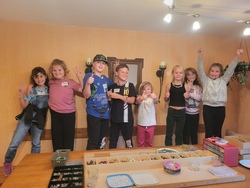 Schmuck basteln für Mädchen und Jungen