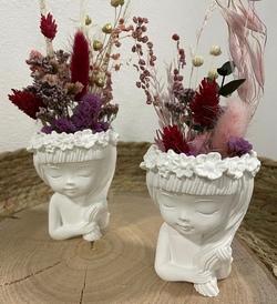 Wir basteln mit Trockenblumen (1): Blumenm&auml;dchen-Blumentopf