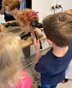 Schnuppern beim Friseur