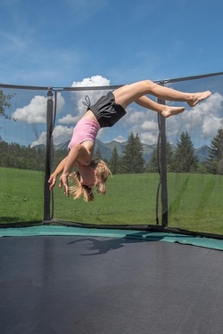In´s JUMP House Bremen/Waterfront mit der "Scheune"