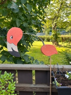 Wir gestalten aus Holz einen Wippvogel!
