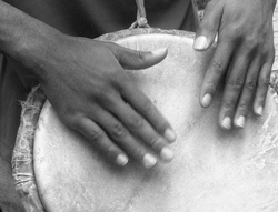 Drum Circle - Westafrikanische Trommel-Grooves f&uuml;r Anf&auml;nger*innen und Fortgeschrittene