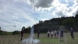 Raketenautos entwerfen und basteln