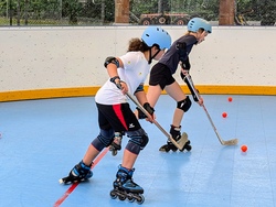 Inlinehockey: Der schnelle Trendsport auf Rollen!