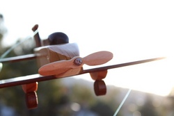 Lotte - Holzwerkstatt: Balsaholzflieger