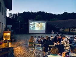 Kino Open Air im Schulhof