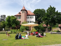 Vorlesen auf dem Roten Sofa
