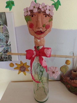 Wir töpfern die Flaschenblumenfee "Dolores"