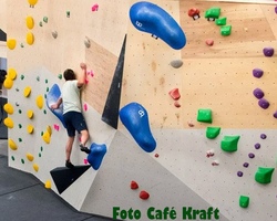 Boulder-Fans aufgepasst: Bouldern in der Steinbock-Halle im Caf&eacute; Kraft