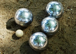 Lasst uns gemeinsam Boule spielen!