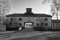 Tagesfahrt in die KZ-Gedenkstätte Dachau und ins Jump House München