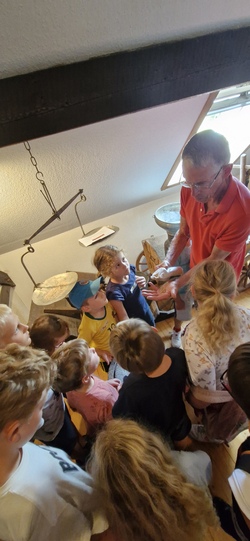 Ein spannender Nachmittag im Heimatmuseum Niederense 