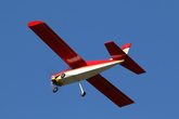 Fliegen mit ferngesteuerten Modellen Lehrer /Sch&uuml;ler; Basteln eines Gleitfliegers