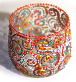 Kreativ mit Farbe: Gläser-Upcycling mit Acrylstiften!