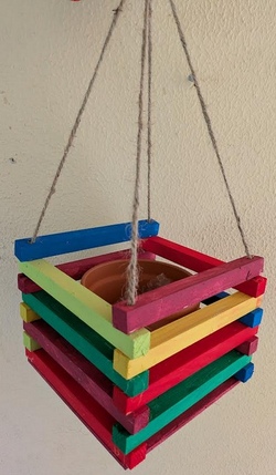 Eine Blumenampel basteln und gestalten 2