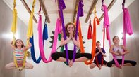 Aerial Yoga für Kinder