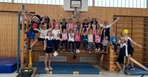 Spiel und Spaß in und um die Turnhalle