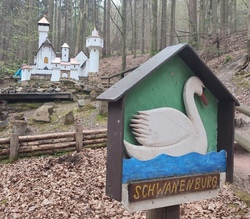Auf dem M&auml;rchenpfad entlang der Obrunnschlucht