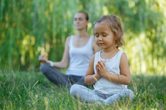 Eltern-Kind Yoga im Wald 