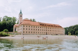 Burgen, Falken & Donaufahrt