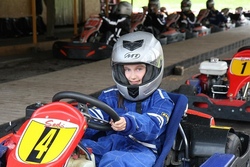 Spaßtag im Kartpalast - Kartfahren, Bowlen und leckeres Mittagessen