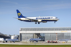 Airport Tour und Erdino Indoorspielplatz