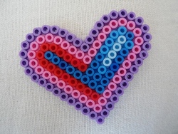 Kreativtreff im Jugendtreff: DIY Glasabdeckungen & Untersetzer mit B&uuml;gelperlen basteln