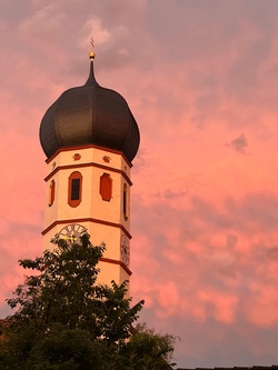 Mit der Taschenlampe durch die Nacht - Auf Entdeckungstour in der Stiftskirche Beuerberg