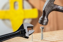 Wir bauen eine Garderobe