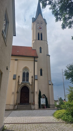Kirche bei Nacht