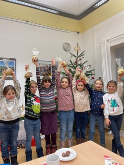 In der Weihnachtsbäckerei - Gruppe 1 (Die Anmeldung ist ab Mittwoch, 17. September um 08:00 Uhr geöffnet.)
