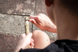 Zusammensitzen und schnitzen