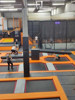 Trampolinhalle und Shopping in Ulm
