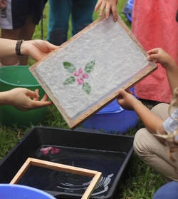  Osterkarten selbst gemacht - Papiersch&ouml;pfen im Glockenmuseum