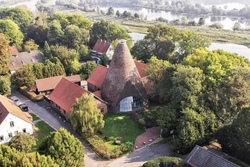 Die H&uuml;tte und das Glas