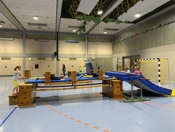 Erlebnislandschaft in der Turnhalle